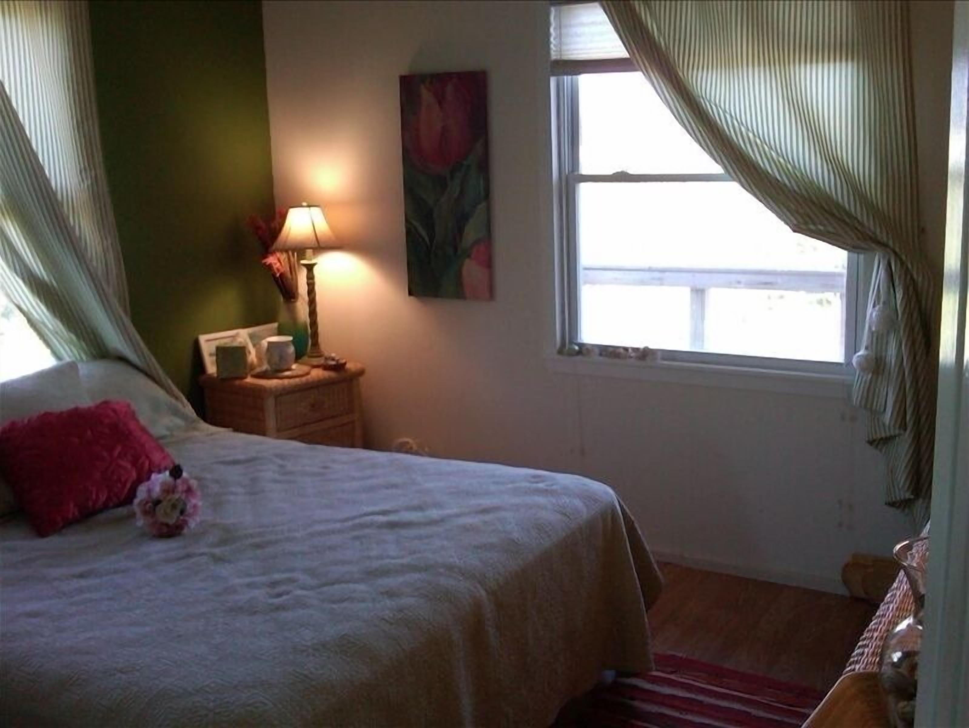 4 bedrooms, in-room safe, iron/ironing board, WiFi