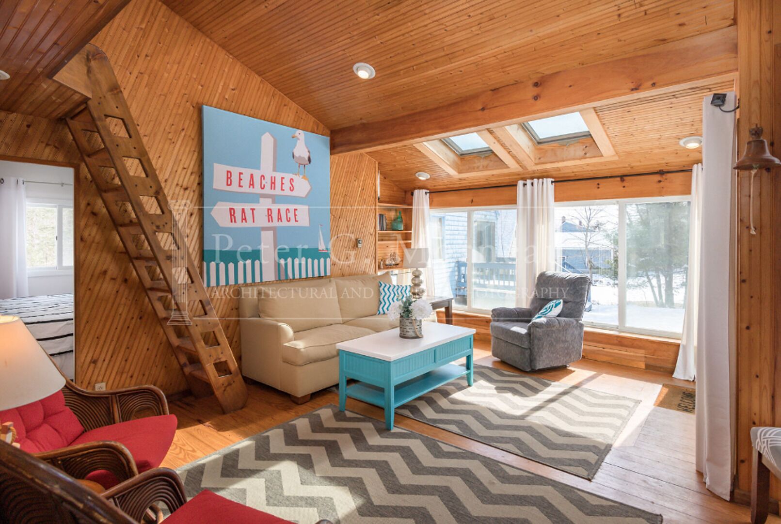 Easily sleeps 8 guests, 5 minute walk to beach