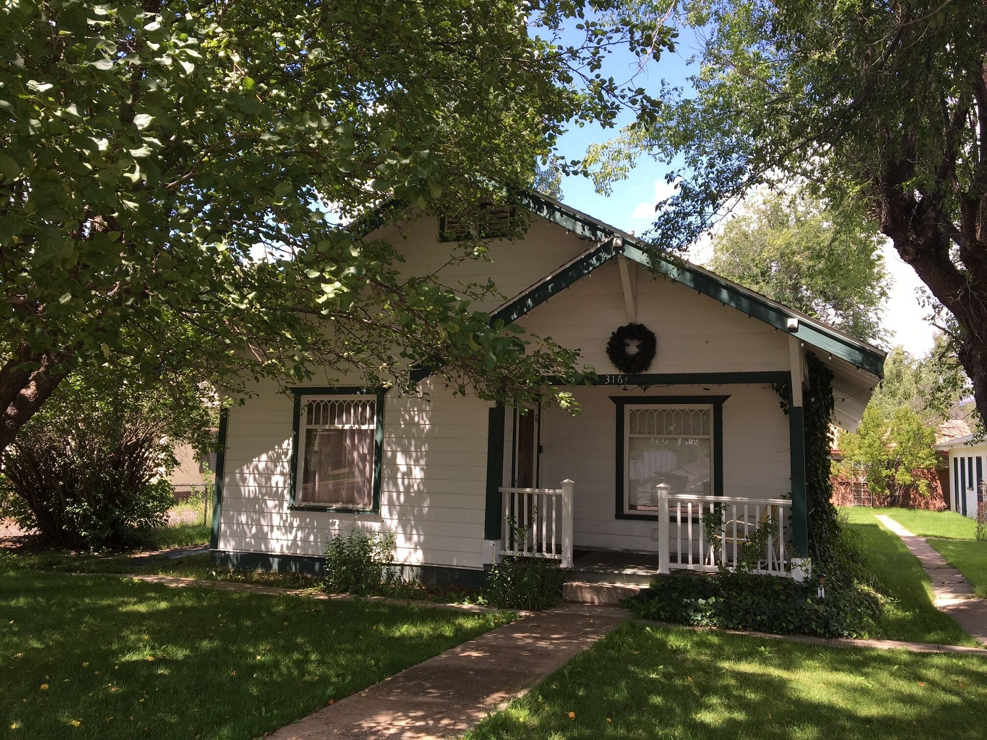 Cozy Craftsman Cottage Near Historic Downtown!  Close to Food, Shopping & NAU