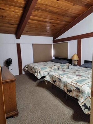 9 Schlafzimmer, Bügeleisen/Bügelbrett, Reisekinderbett, kostenloses WLAN