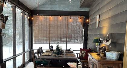 Healing Wood Sanctuary Indian Carry ~ Ylä-Saranac-järvellä