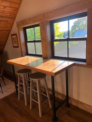 Dining - South Sandpoint Dream Cabin (Sandpoint)
