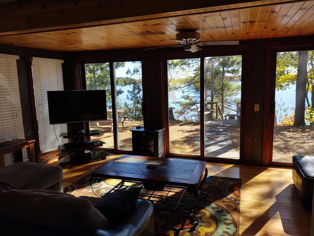 Adorable Remodeled Cabin on Manitowish Lake--Amazing Views!
