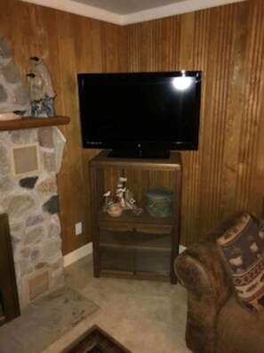 Smart TV, fireplace - Beautiful cottage between two lakes near St. Germain WI (St Germain)