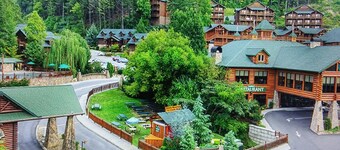 2BR with Great Mountain views Master Suite and JR suite