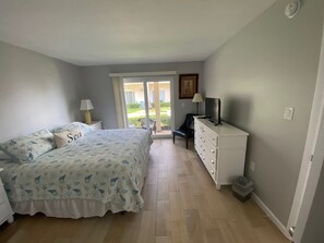 2 slaapkamers, een strijkplank/strijkijzer, gratis wifi, beddengoed