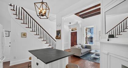 Two Story Historic District Row House on York St!