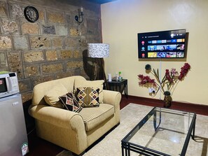 Smart TV - Cosy one bedroomed bungalow (Nairobi)