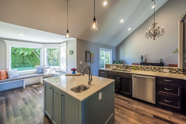 Interior - Great home for couples!!! (Walla Walla)