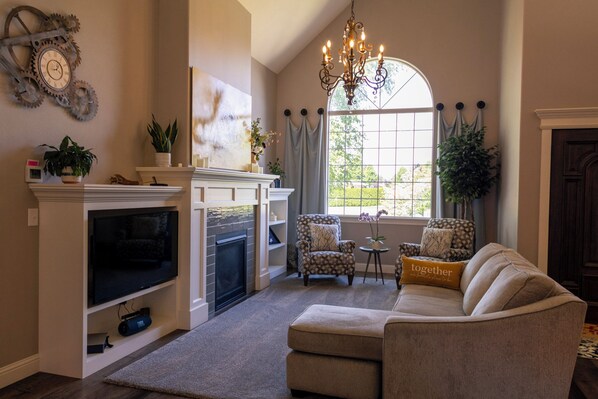 Smart TV, fireplace, DVD player