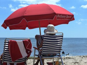 Una spiaggia nelle vicinanze