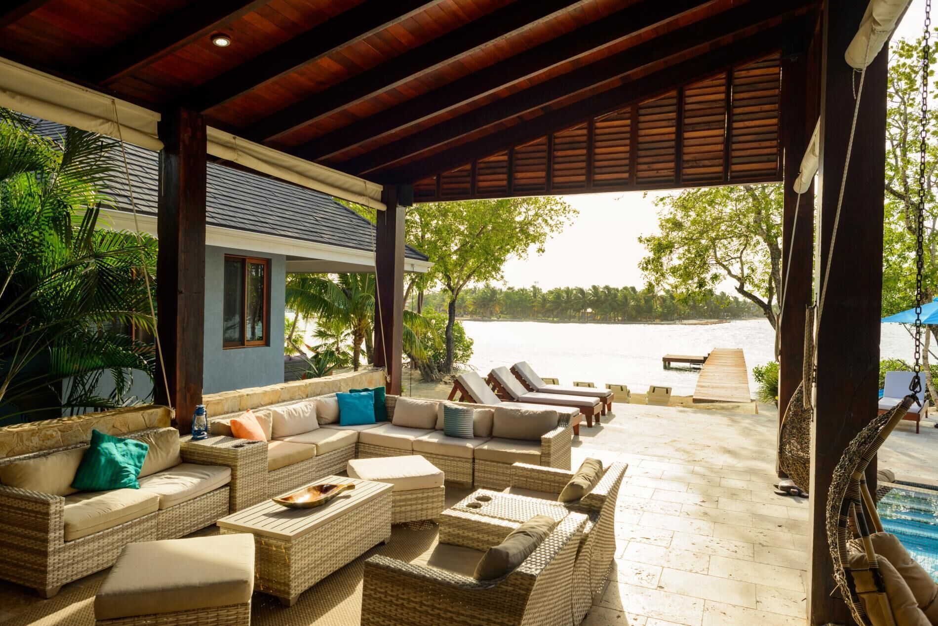 TV connectée, jeux vidéo, lecteur de DVD, baby-foot