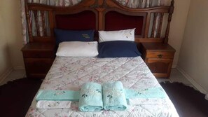 4 bedrooms, iron/ironing board, free WiFi, bed sheets - Westgate Vacation Home  (Harare North)