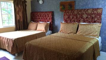 3 slaapkamers, een strijkplank/strijkijzer, wifi, beddengoed