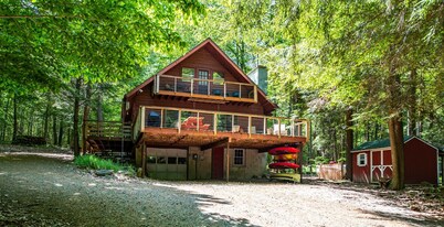 Dual deck overlooking the lake at "Serenity" cottage in Lake Mokoma
