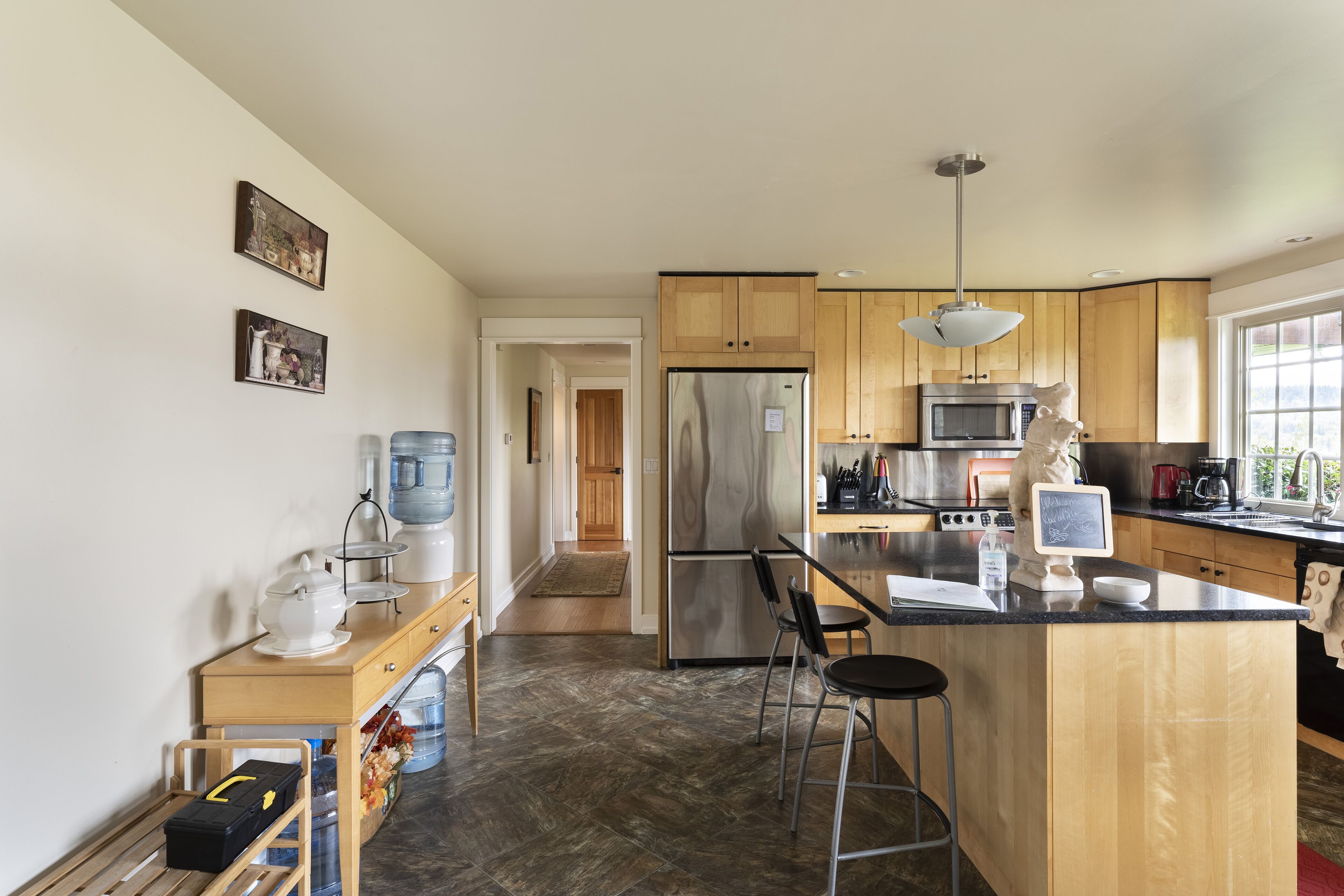 Rooftop Aerie - Amazing views, private, immaculate and comfortable home