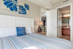 4 bedrooms, iron/ironing board, Internet, bed sheets