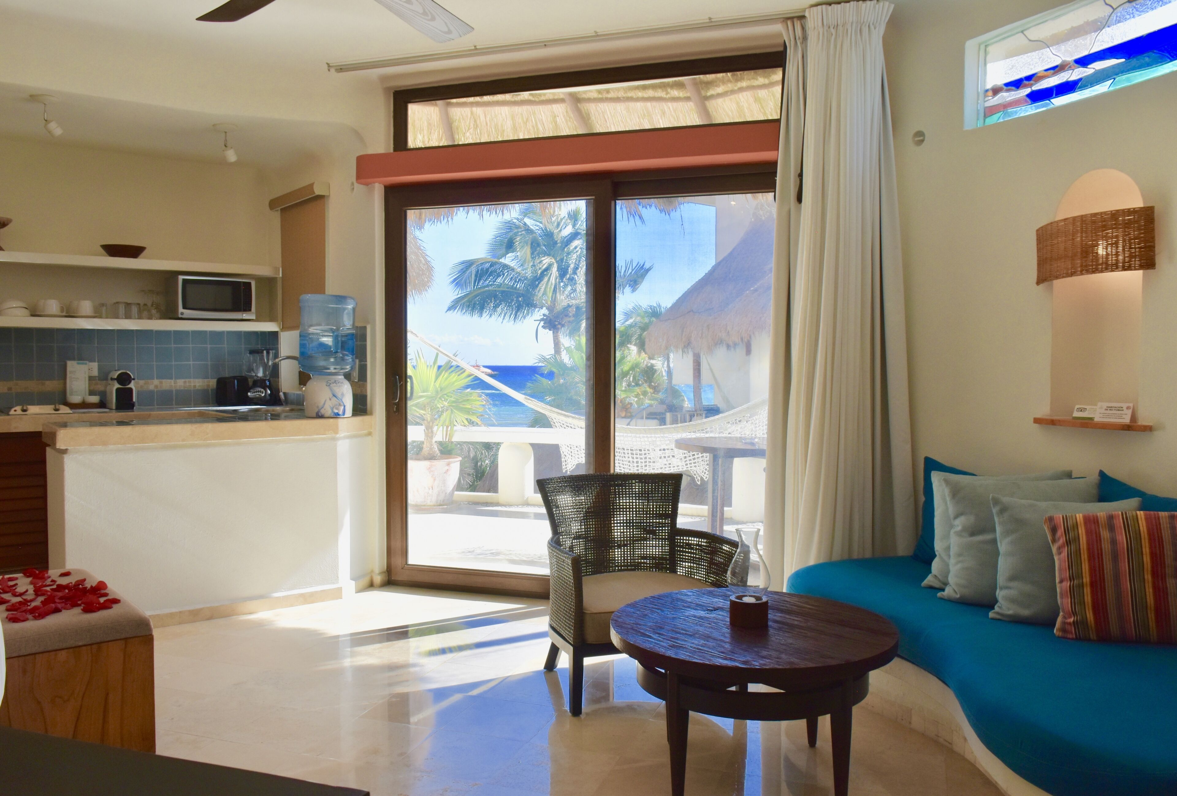 Amazing studio with ocean view in the heart of Playa del Carmen. 302