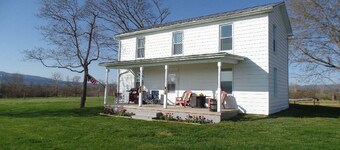  Cozy Country Farmhouse! Rénové et mis à jour. Très bien situé dans la vallée!
