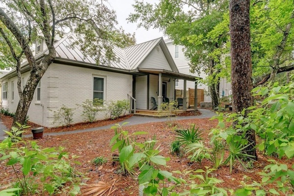 Welcome to Casa Blanca in Seagrove, Florida! Just minutes from Seaside.