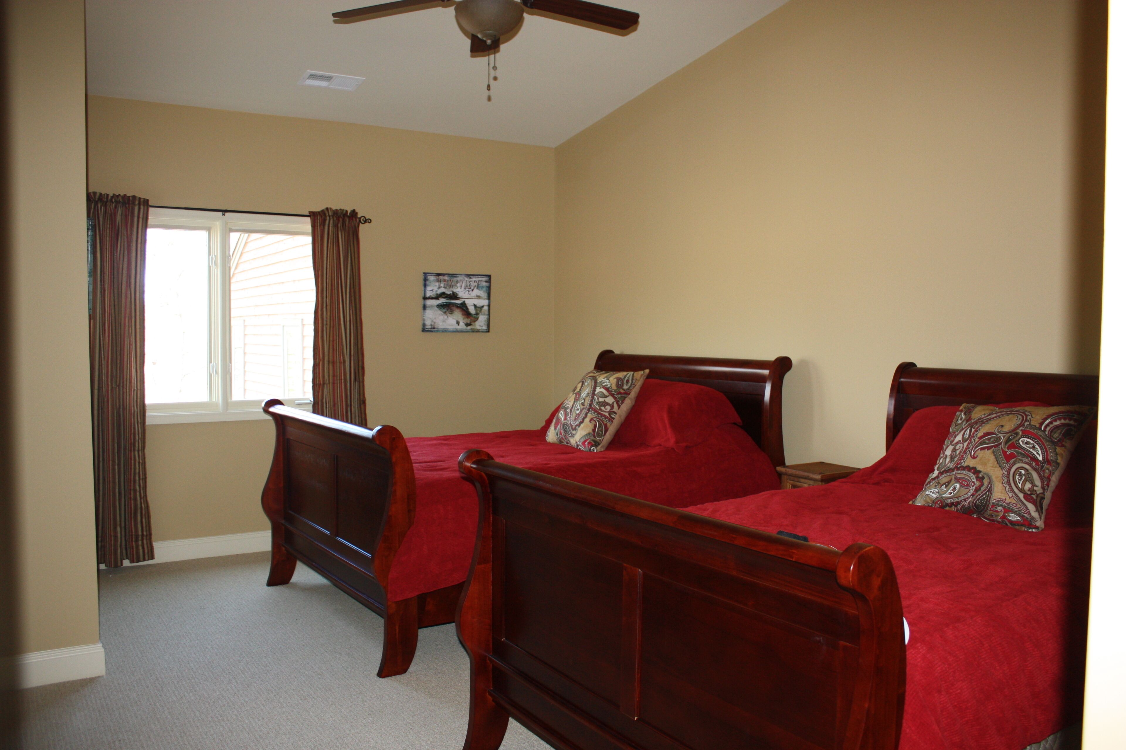 Stoneledge at Keowee Luxury Townhome with Resort Amenities