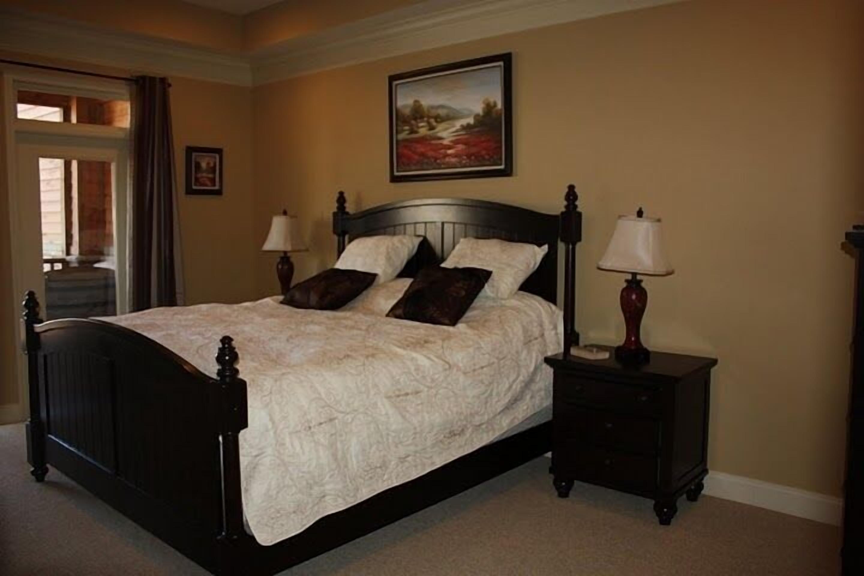 Stoneledge at Keowee Luxury Townhome with Resort Amenities