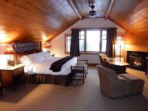 3 bedrooms, in-room safe, desk, iron/ironing board