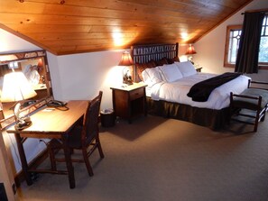3 bedrooms, in-room safe, desk, iron/ironing board