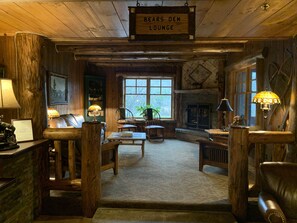 Flat-screen TV, fireplace, DVD player, foosball