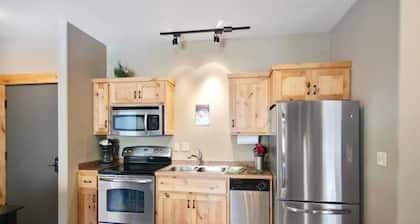 Arrowhead Condos Unit 5
