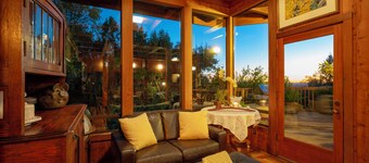 Spektakulær Stone Pool / Spa. Udsigt til bugten.  I nærheden af Sonoma Plaza. Ambiance plus!