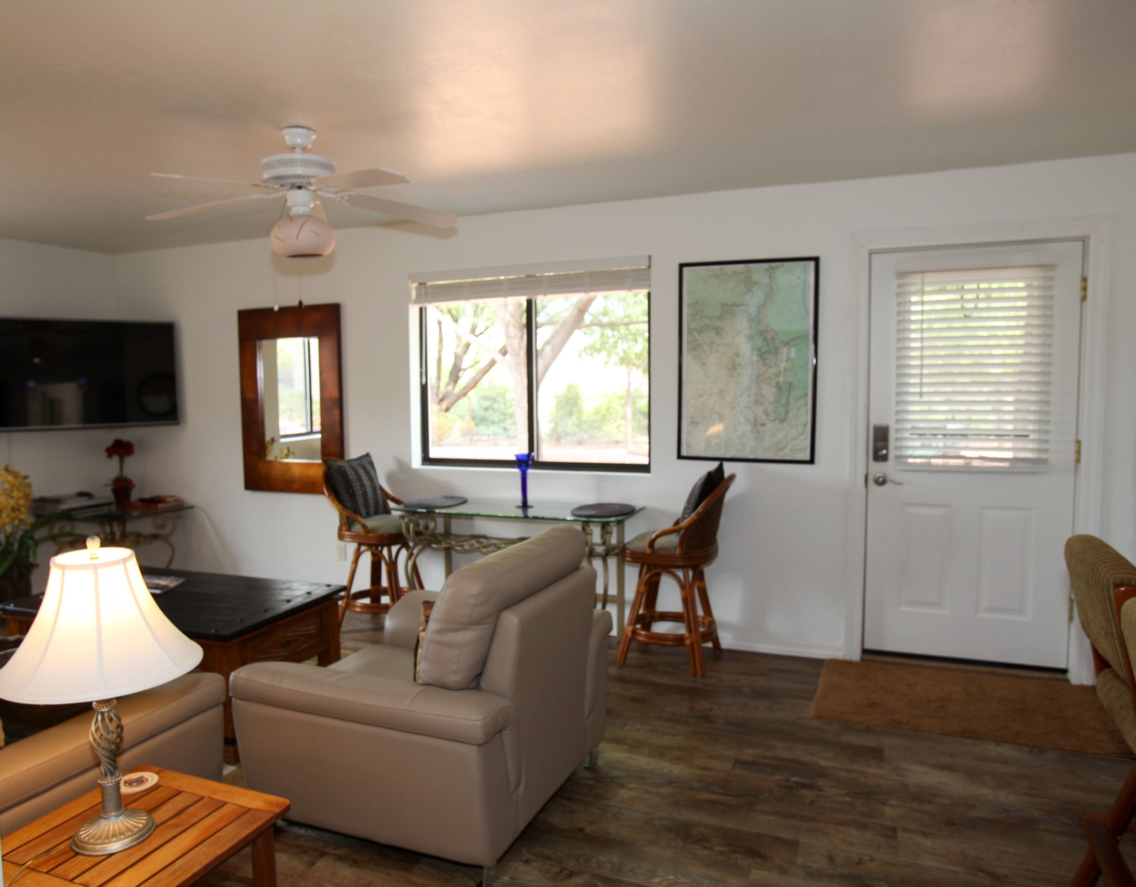 NEW! SERENE 2 BR APT. SURROUNDED BY FOREST, GOLF COURSE & RED ROCK VIEWS!