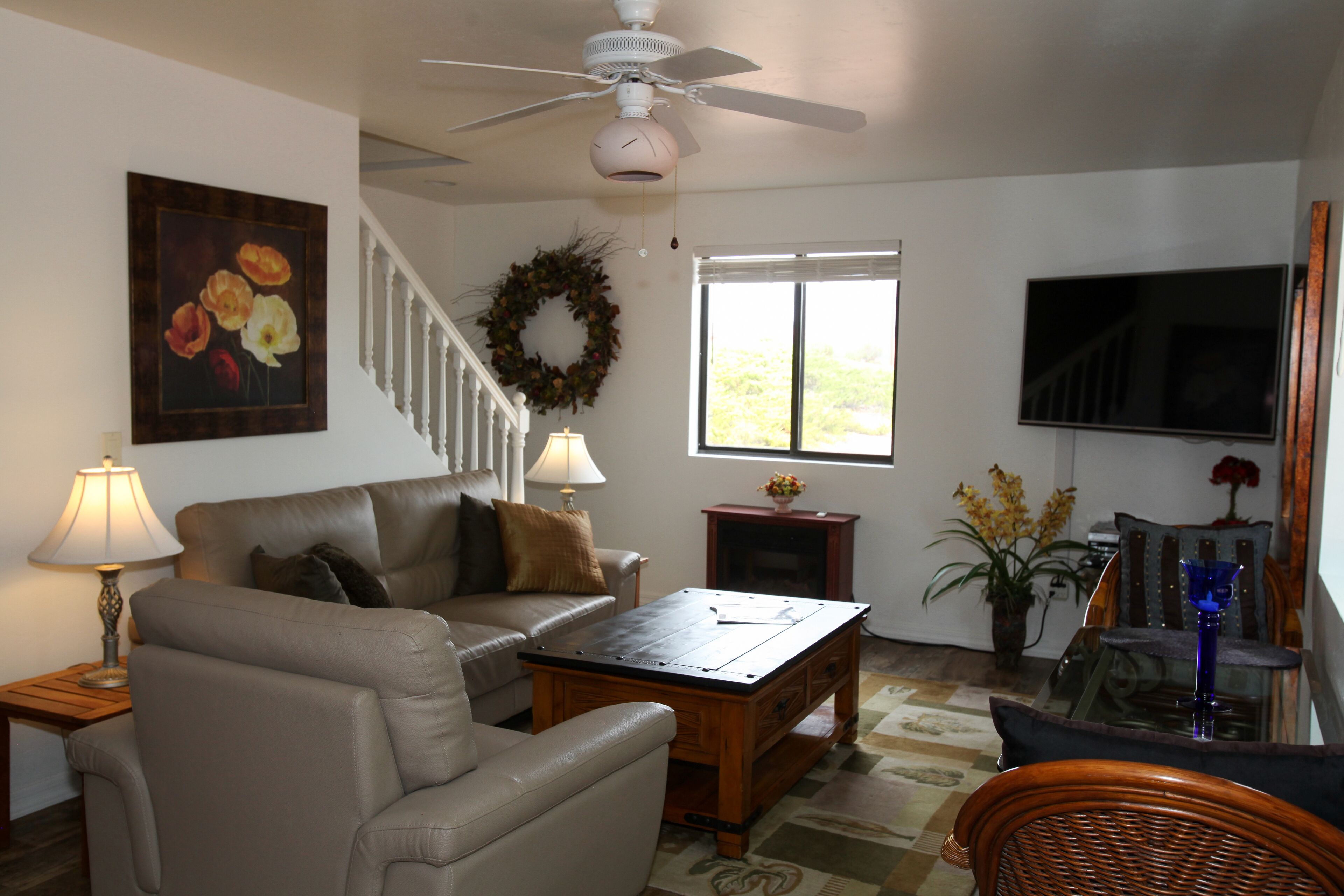 NEW! SERENE 2 BR APT. SURROUNDED BY FOREST, GOLF COURSE & RED ROCK VIEWS!