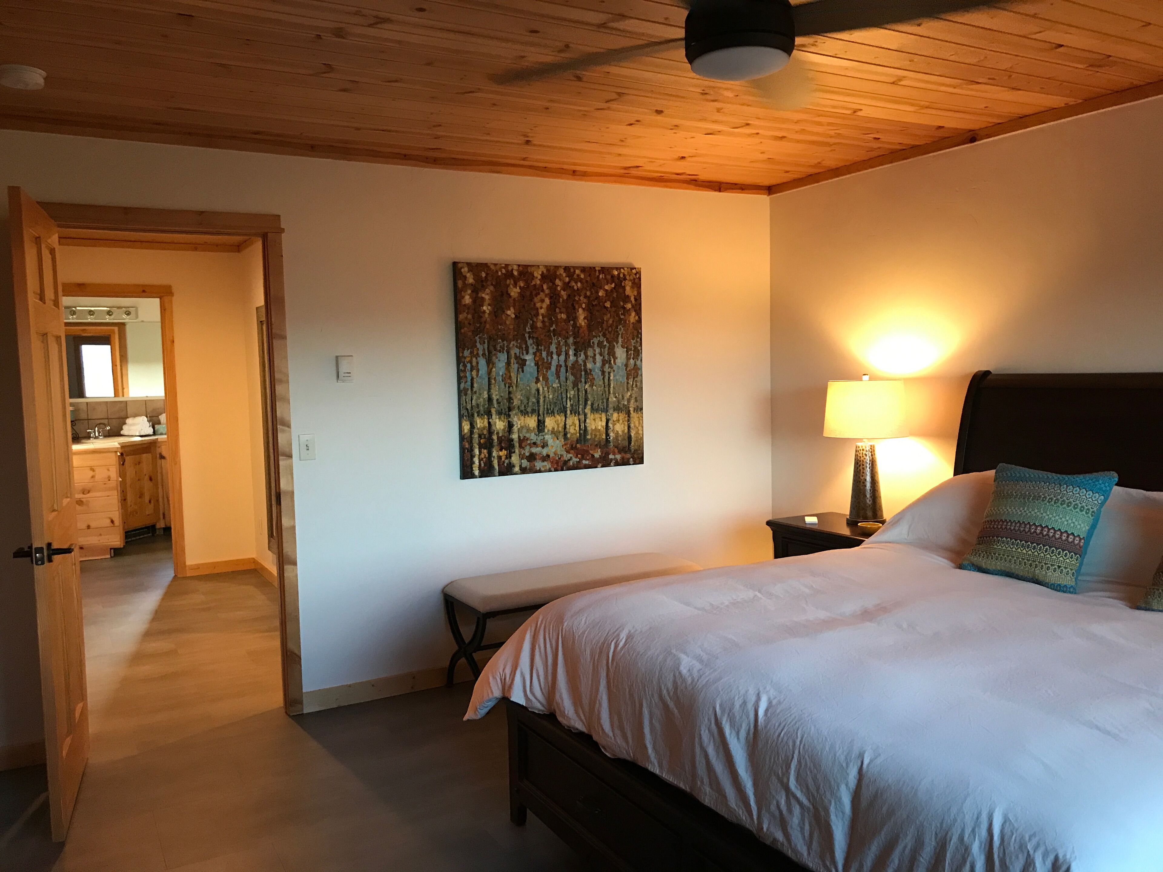 3 chambres, fer et planche à repasser, Wi-Fi gratuit, draps fournis