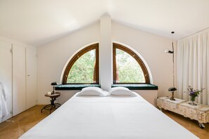 3 slaapkamers, een strijkplank/strijkijzer, wifi, beddengoed