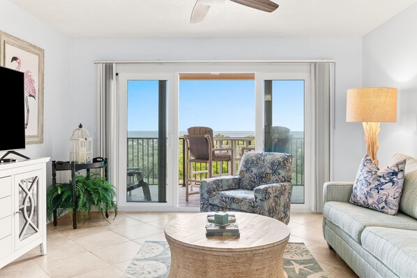 Smart TV, DVD player - OCEANFRONT 2 bed/2.5 bath Townhouse! Pool & Tennis (St Augustine)