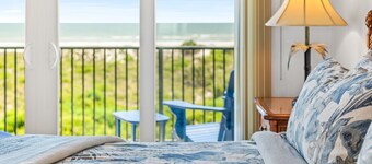 OCEANFRONT 2 bed/2.5 bath Townhouse! Pool & Tennis