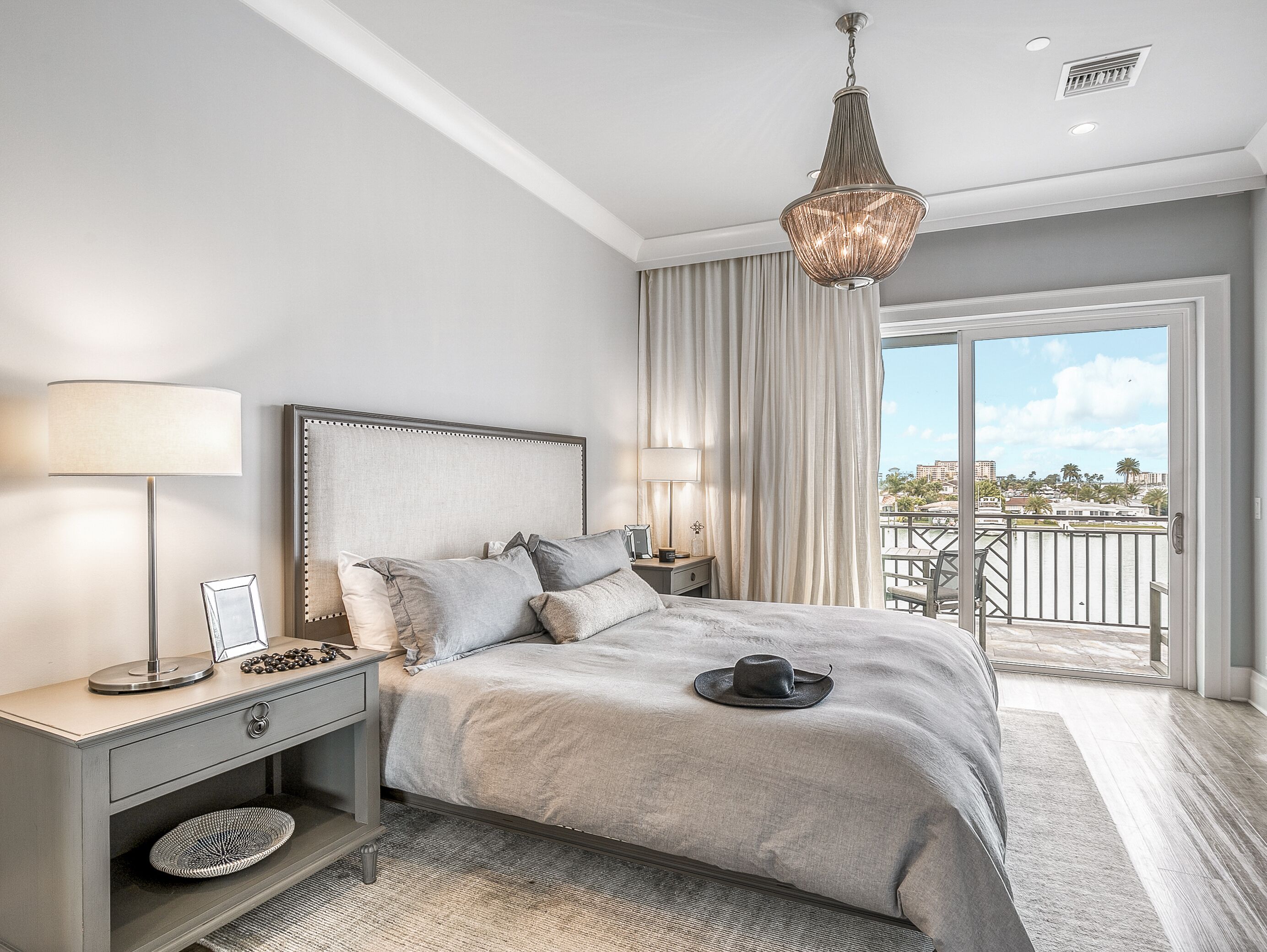 NEW- Waterfront Townhome  w/ Pool/SlipBoat - GREAT LOCATION !