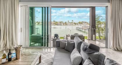 NEW- Waterfront Townhome w/ Pool/SlipBoat - GREAT LOCATION !