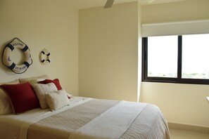 4 bedrooms, iron/ironing board, WiFi, bed sheets