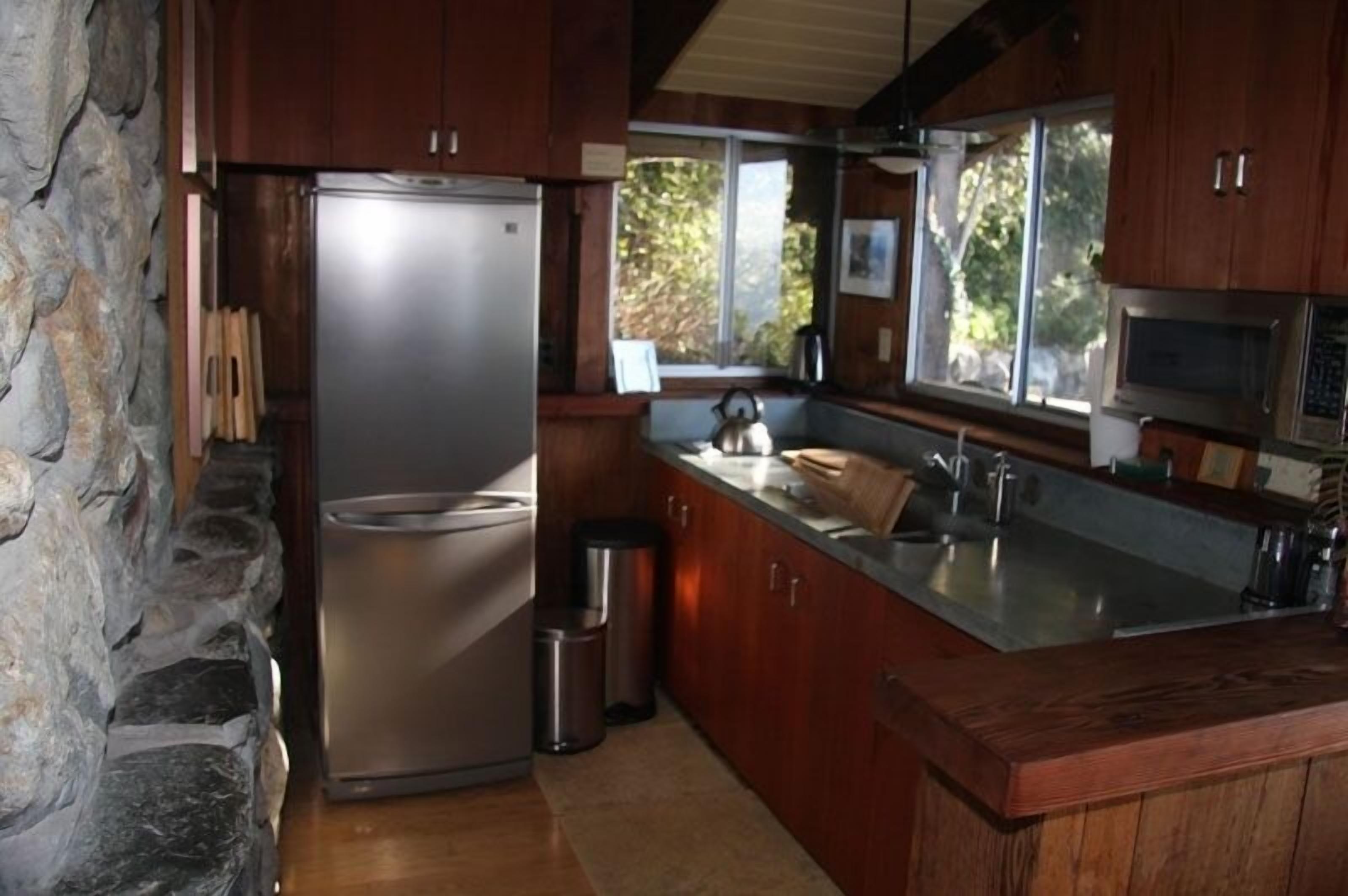 Oceanfront Romantic Big Sur Cottage with Stunning Coast Views