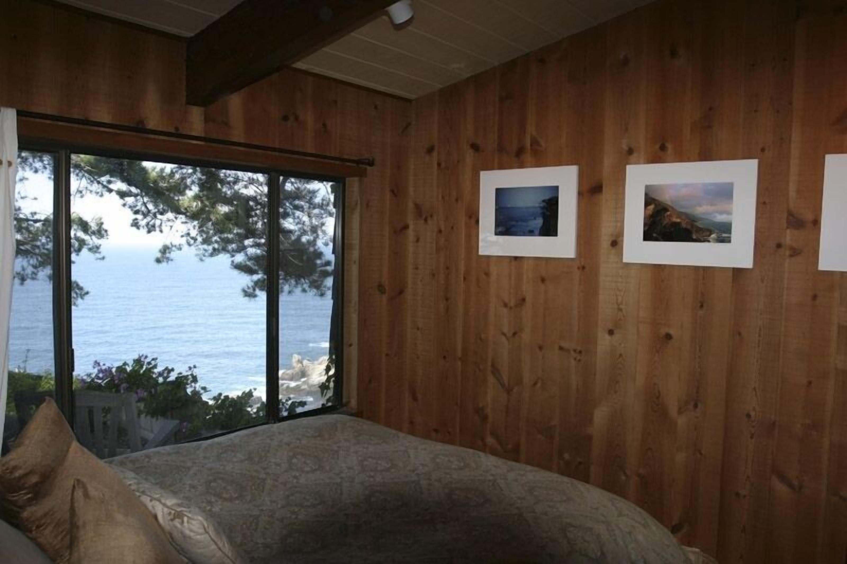 Oceanfront Romantic Big Sur Cottage with Stunning Coast Views