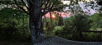 See why everyone loves it here! 1.5 miles to Ark.