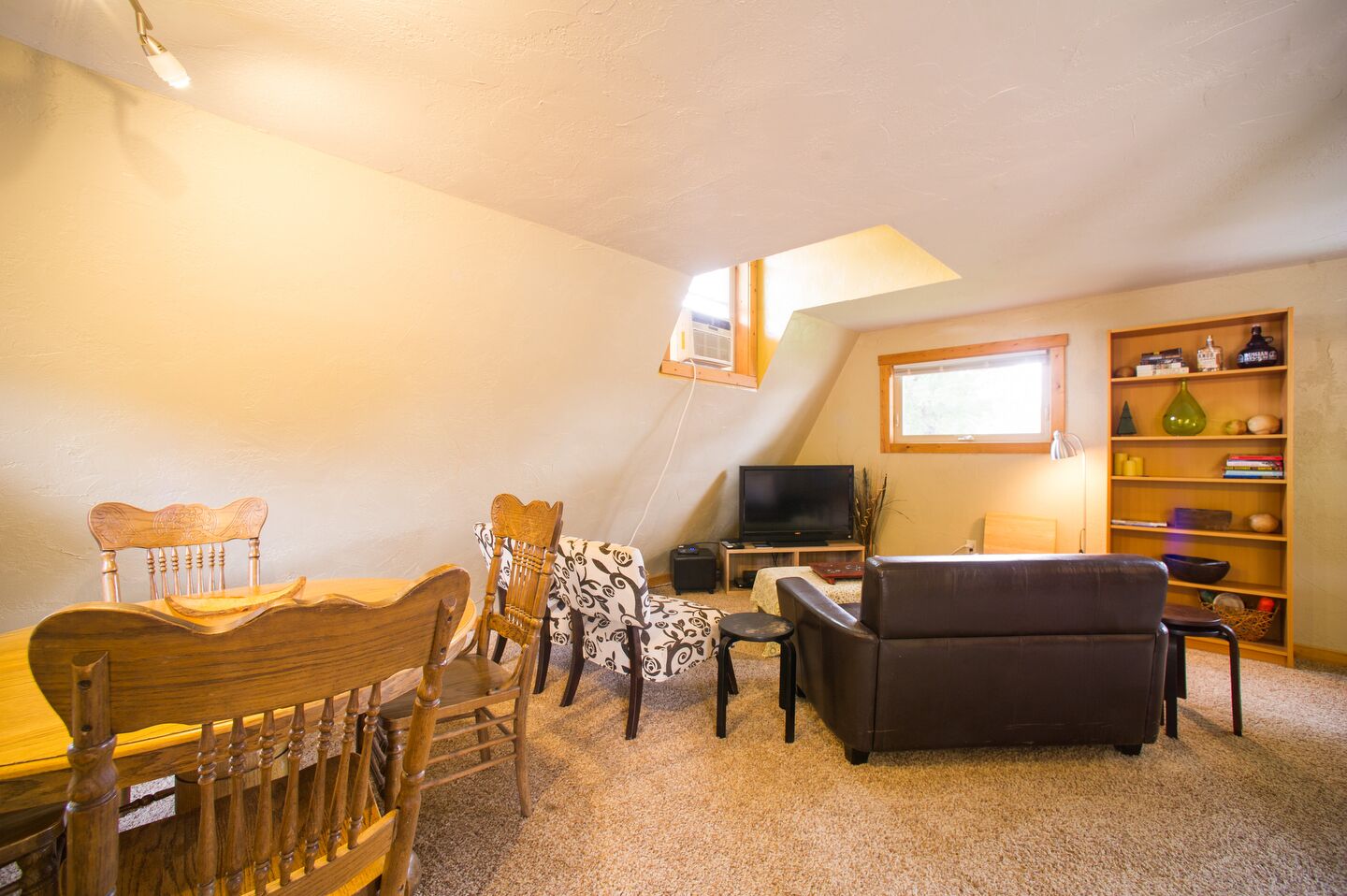 Smart-TV, peis, Netflix og DVD-spiller