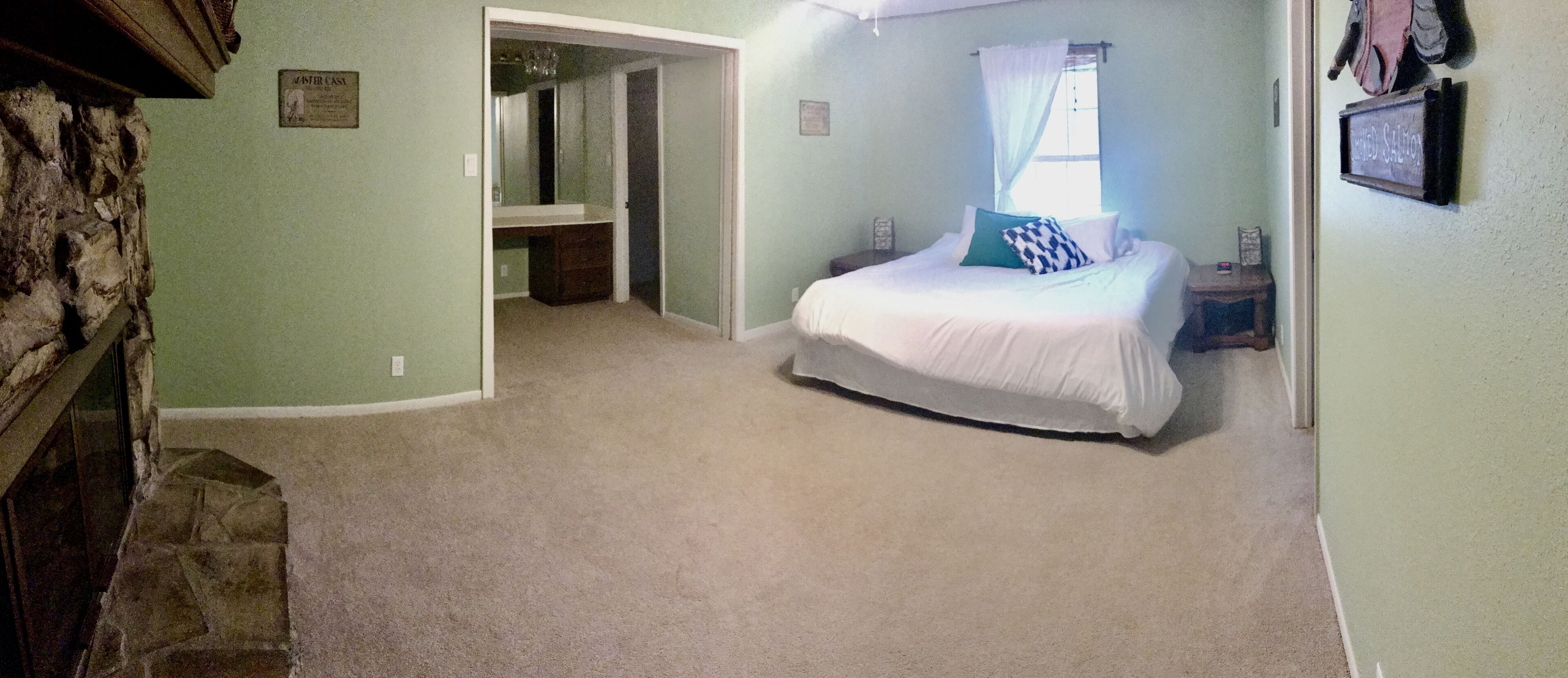 Corporate/Family/Large Group Fishing and Hunting Lodge near the beach!