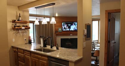 Gorgeous remodeled condo on keystone slopes