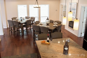 Dining - Luxury on the Mountain   (Frazier Park)