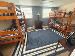 2 bedrooms, iron/ironing board, free WiFi, bed sheets - Boardman River Cottage, 2 bedroom 1 Bath steps away from the banks of the river (Traverse City)