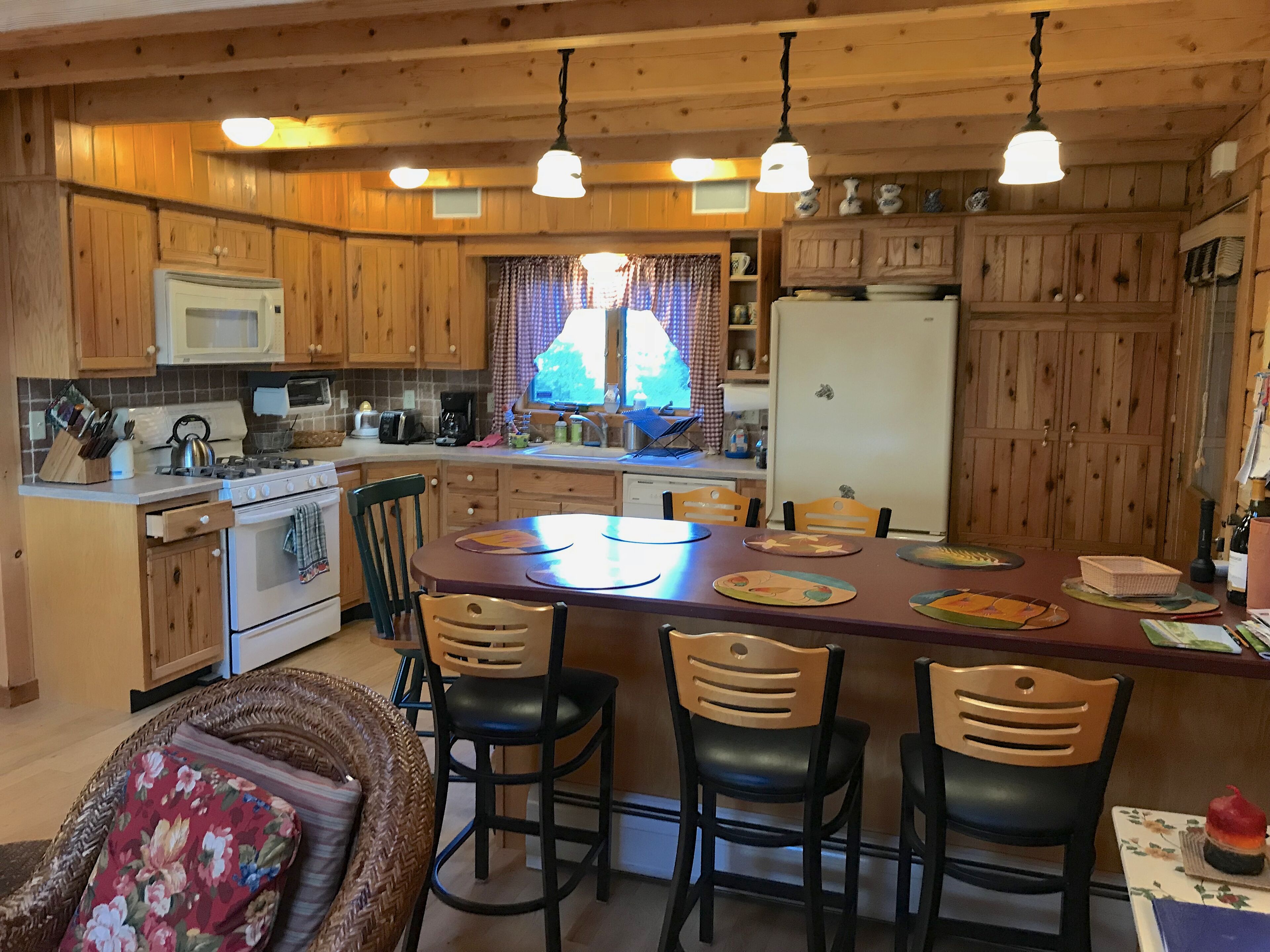 Beautiful four season lakeside log home close to all Berkshires attractions.