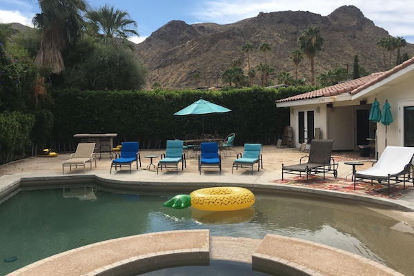 Beach Entry Pool & Jacuzzi - Hillside Home - City Lights - Mountain Views